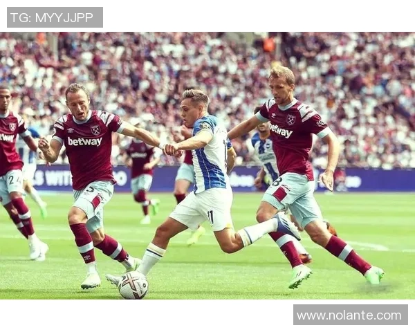 利兹联与西汉姆联激战回顾精彩瞬间全场集锦分析